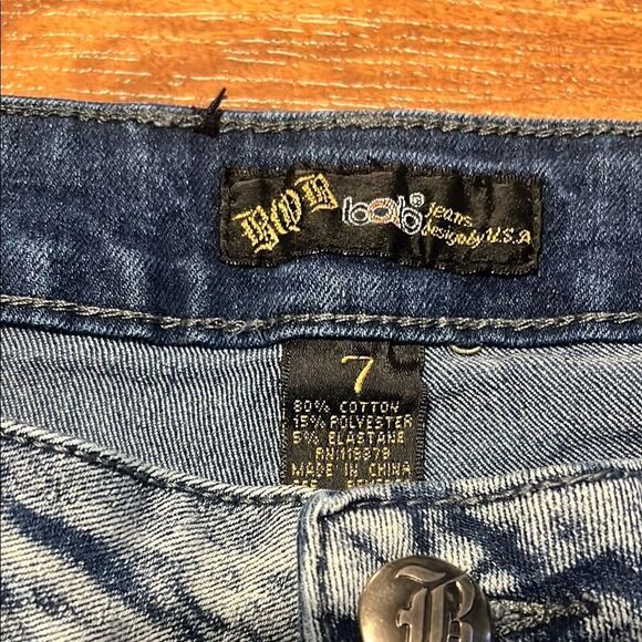 Stylish Blue Women's Jeans with Embellished Pockets - Picture 4 of 5